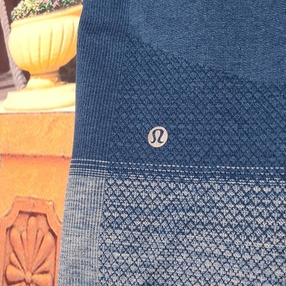 Lululemon Blue Capri Leggings Size 6‎ - Picture 4 of 6